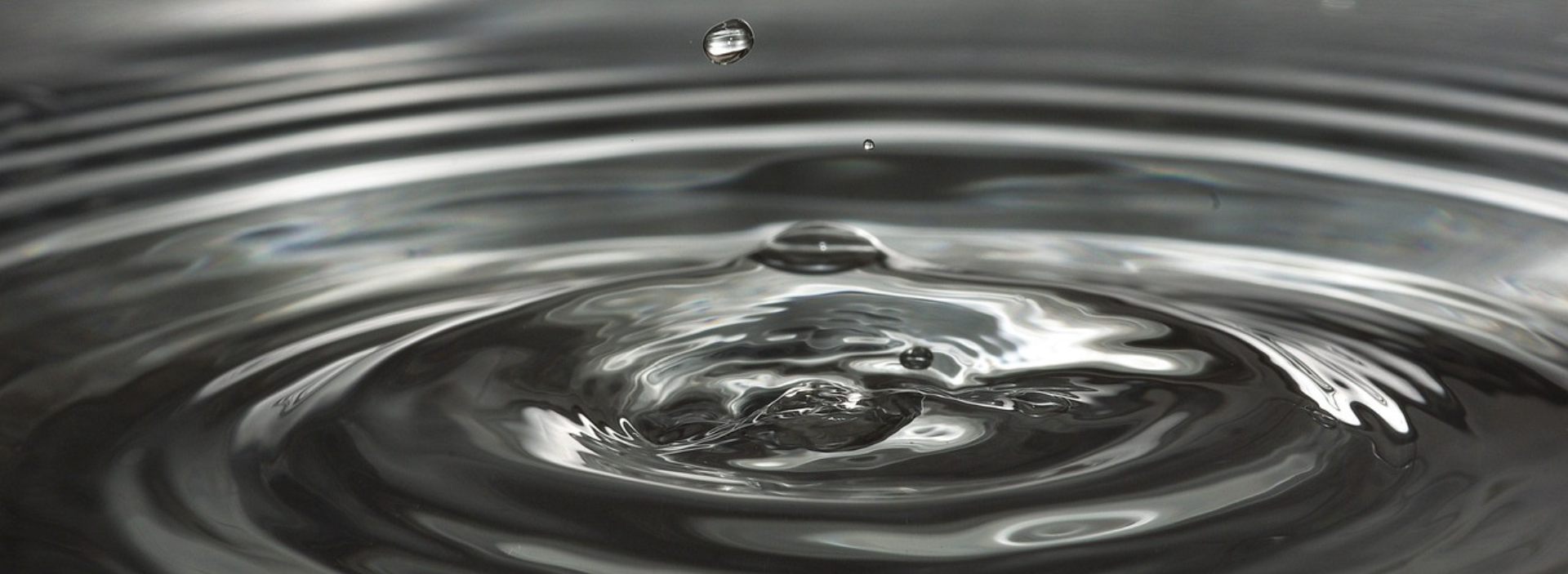 Tips para almacenar agua correctamente y cuidar tu salud