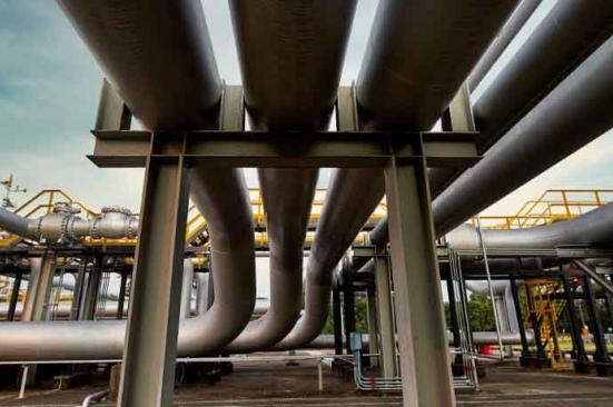 Examinando las entrañas del tubo