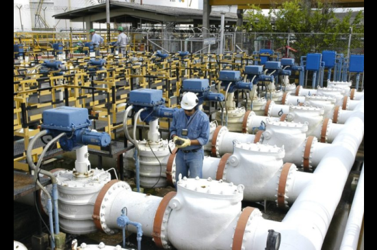 Ecopetrol comenzó a producir gasolina extra más limpia