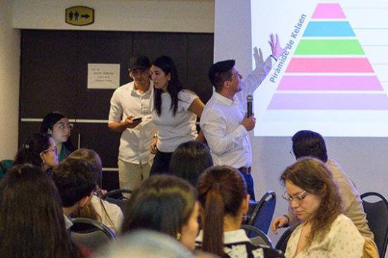 Compartir nuestras mejores prácticas con los contratistas es esencial