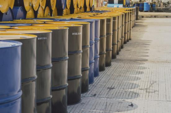 Guerra en Medio Oriente borra 10 millones de barriles diarios del mercado y eleva riesgo de recesión en el mundo